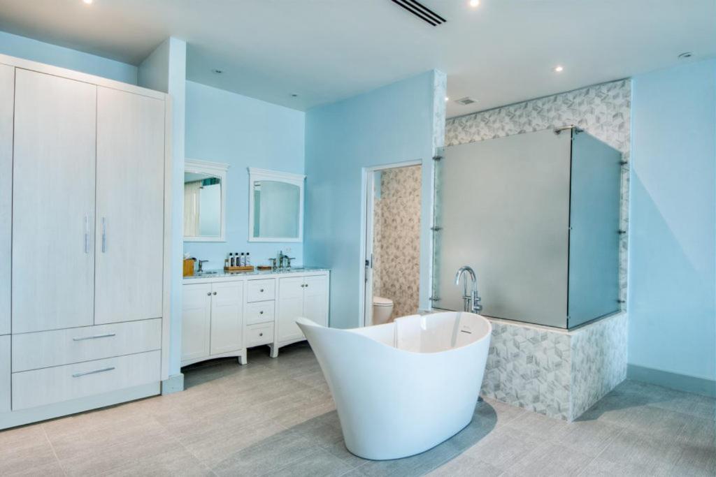 Cane Garden Bay Beach Hotel Bagian luar foto